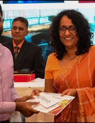 Prime Minister Highlights Librarians’ Role in Driving Digital Transformation at National Conference - BusinessNews.LK