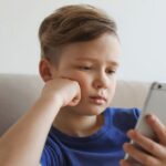 Mental Health Risks From Mobile Phone Use Among Children, says Dr. Senani Wijethunga