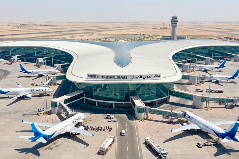 Flights resume after Kuwait reopens airspace