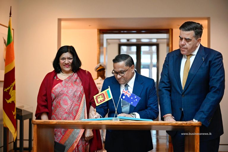 Vijitha Herath Meets Australian Speaker