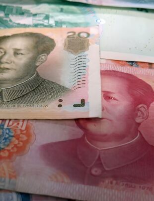 China’s Economy Grows 4.3% as Export Boom Offsets Weak Demand