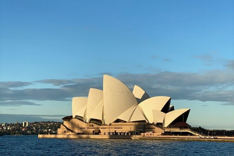 Australia Blocks New Enrolments in Graduate Diploma of Management From October