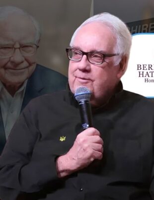 Howard Buffett Becomes Berkshire Hathaway Chairman After 33 Years as Director